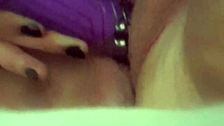 BBW Inserts Toys into Wet Pussy