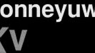 bonneyuwu acts like a slut in videocall