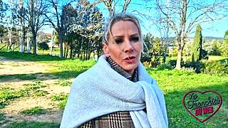 Victoria Belle MILF gila batang dalam lingerie