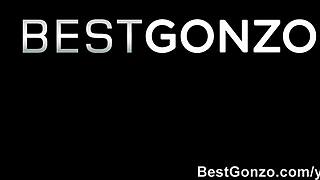 Vanessa Leon Wants To Help Him Workout