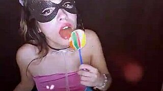 Bonneyuwu sucking lollipop in cute teen scene