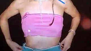 Bonneyuwu Ρουφάει Λολοποπ σε Καυτή 18+ Σκηνή