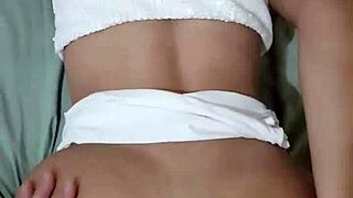 Gostosa in see-through panties dancing funk then sitting on novinho's cock