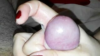 Fick den bästa runkningen nånsin som slutade med enorm sperma!