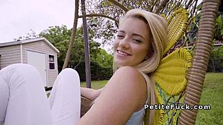 This spinner in leggings is banging a huge dick! 😏