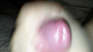 Fick den bästa runkningen nånsin som slutade med enorm sperma!