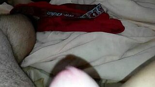 Fick den bästa runkningen nånsin som slutade med enorm sperma!