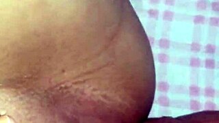 Gozei na siririca esfregando o pau no cu