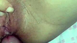 Gozei na siririca esfregando o pau no cu