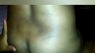 Preta sentando com o rabo for anal blowbang and assfucking