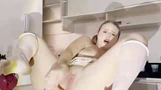 loirinha nao aguentou e fez squirting fazendo anal na mesa da sala