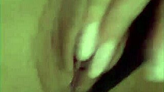 Rossmexicana quieres que te jales la verga dandole tu rica lechita