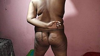 Tamil Teacher Boobs Pressing with Boyfriend in Amateur Scene