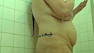 what happens in this naked shower session with domme mommy?