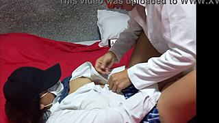 pecados de estudiantes preparan trio intenso en cumpleaños de hermanastra