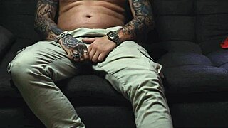 stepsister catches me masturbating grabs my dick and fucks me 😏