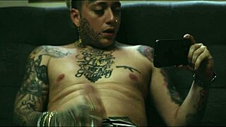 stepsister catches me masturbating grabs my dick and fucks me 😏