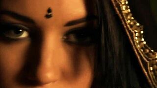 i think this sexy brunette indian milf has a body made for love, wow!