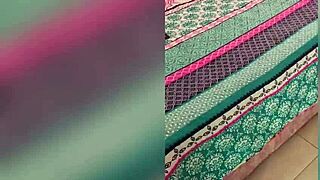 MI CUÑADA SE HACE LA QUE NO QUIERE PERO TERMINA EN CUATRO Y GIMIENDO COMO PERRA NOS TOCARON LA PUERTA CASI NOS PILLAN