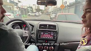 petite venezolana pasa de vender caramelos en la calle a limpiar una casa completamente desnuda