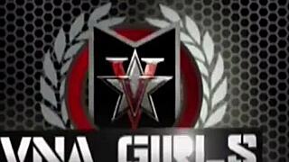 Sprośna Nina Kayy pozwala Moe Johnsonowi dojść do buzi po ruchaniu