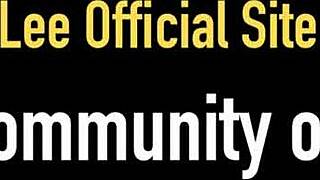 Blonde Kimber Lee Relaxes Solo