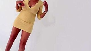 Busty Mature Lady Sonia Talks Dirty While Jerking Off In Heels!