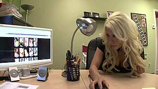 Aiden ashley and jazy berlin are the sexiest lesbians, anal gaping with shaved pussy and heels.