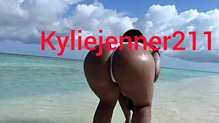 La Segui Por La Playa Hasta Entregarme El Culo