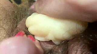 Софткор крупный план большой клитор мастурбация переходит в хардкор