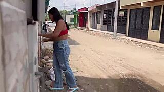 Acaso No Es Justo Que Te De Dinero Por Venir Vecino?