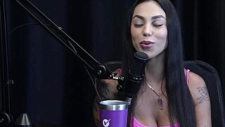 Foi Hackeada Gravou Com Maximo Garcia Criou O Curso E Deu Dicas Para A Sentada E Se Descobriu Exibisionista - Didy Reis Watch On Sheer Red