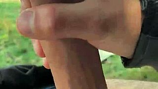 Dick Flash Me Bajo Los Pantalones Al Aire Libre Esperando Que Alguien Pase Y Vea Mi Enorme Polla