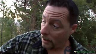 Nervózní mladá Alison Rey žádá nevlastního otce o praxi na foukání