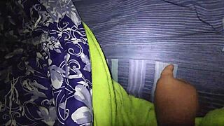 Encuentro A La Mama De Mi Mejor Amigo En La Habitacion Y Me Aprovecho Que Esta Caliente