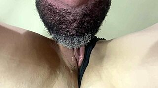 Delicious pussy sucking session