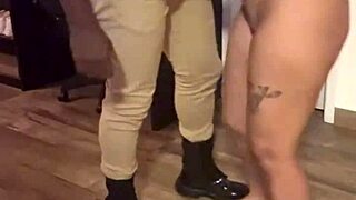 gostosa japonesa chamou bombeiro pra apagar o fogo do seu cuzinho