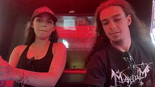 El amigo de mi novio me cobra una apuesta con el culo y me deja lleno de leche lo grabé para el cornudo