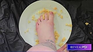 Milf Sucks Sexy Toes In Shower!