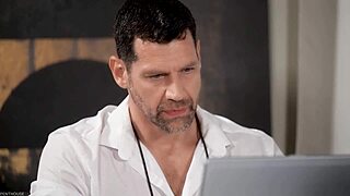 Oiled Curvy Milf Veronica Leal Enjoys Hardcore Sex Session With Masseur