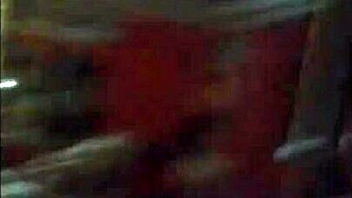 Karina se acabando no pau de dois novinhos fucking threesome