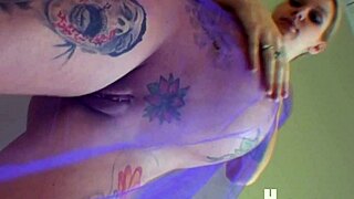 lilly shows her pointed toes and feet while pregnant