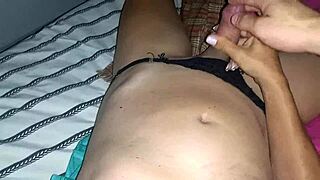 Trans rubia tetona milf me chupa la polla en su cama y quiere que la folle el domingo