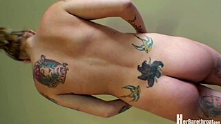 lilly shows her pointed toes and feet while pregnant