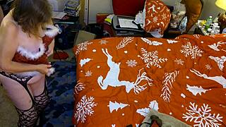 Granny Carmen Claus gets a hardcore doggystyle fuck and creampie from Elvish in POV