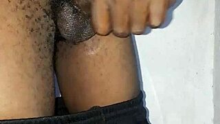 Kenyan monster cock wank on homemade camera