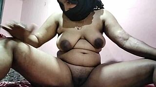 chennai hubby, fuck that fat indian pussy and swallow cum!