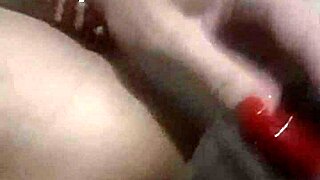 Kamilly Campos, what are you doing with that toy?