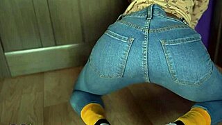 Tattooed Babe Fingers Wet Pussy While Shaking Juicy Ass in Solo Masturbation