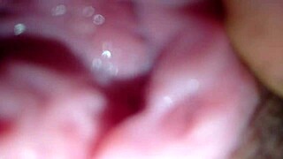 เย็ดเข้าไปในรูหีสาวใหญ่จนน้ำแตก